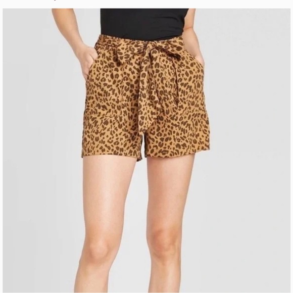 A New Day Leopard Print Tie Waist Shorts 🐆 - Picture 3 of 4